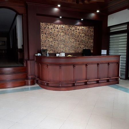 לואנג פרבאנג Saysamphanh Hotel מראה חיצוני תמונה