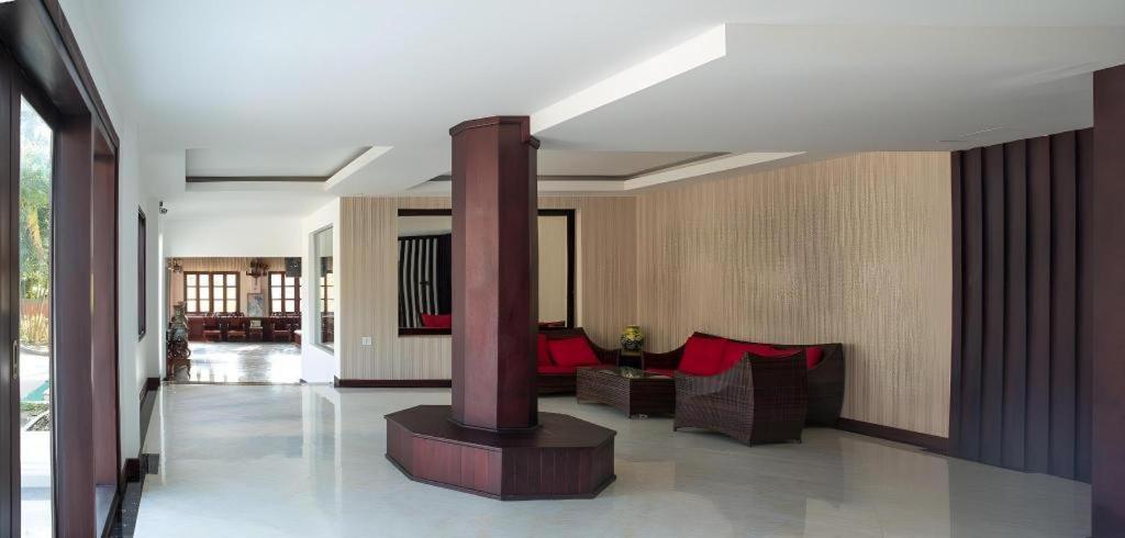 לואנג פרבאנג Saysamphanh Hotel מראה חיצוני תמונה