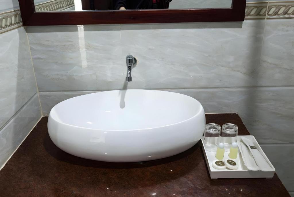 לואנג פרבאנג Saysamphanh Hotel מראה חיצוני תמונה