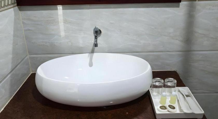 לואנג פרבאנג Saysamphanh Hotel מראה חיצוני תמונה